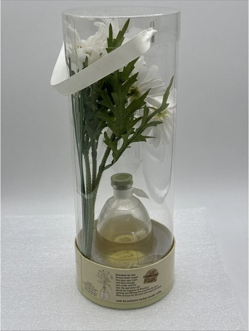 RARE Yankee Candle Loves Me, Loves Me Not Fragrance Diffuser Glass Vase Daisy